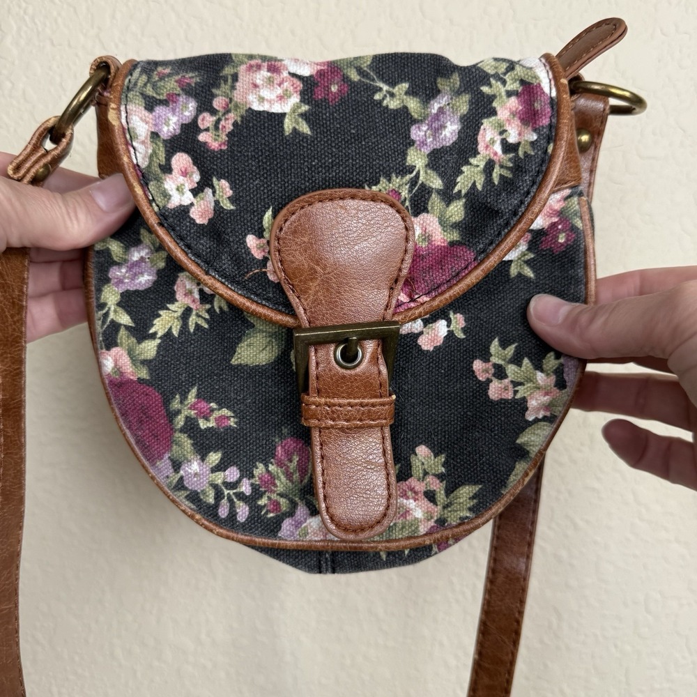 Y2K Forever 21 Black Floral Small Crossbody‎ Bag Adjustable Faux Leather Strap